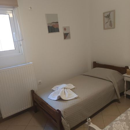 Airport Anasta Casa Apartment Артемида Екстериор снимка