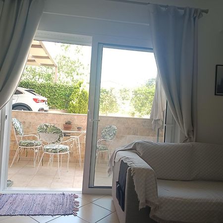 Airport Anasta Casa Apartment Артемида Екстериор снимка