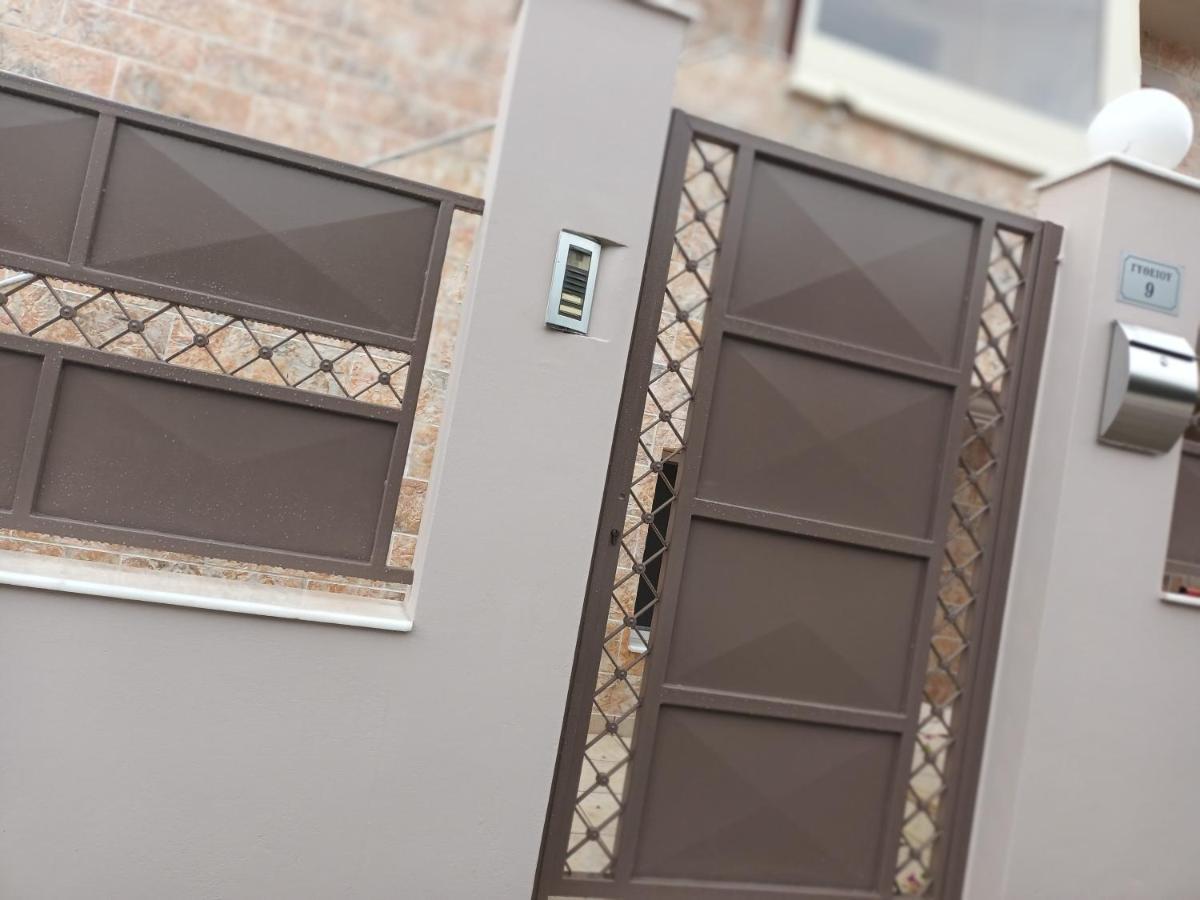 Airport Anasta Casa Apartment Артемида Екстериор снимка