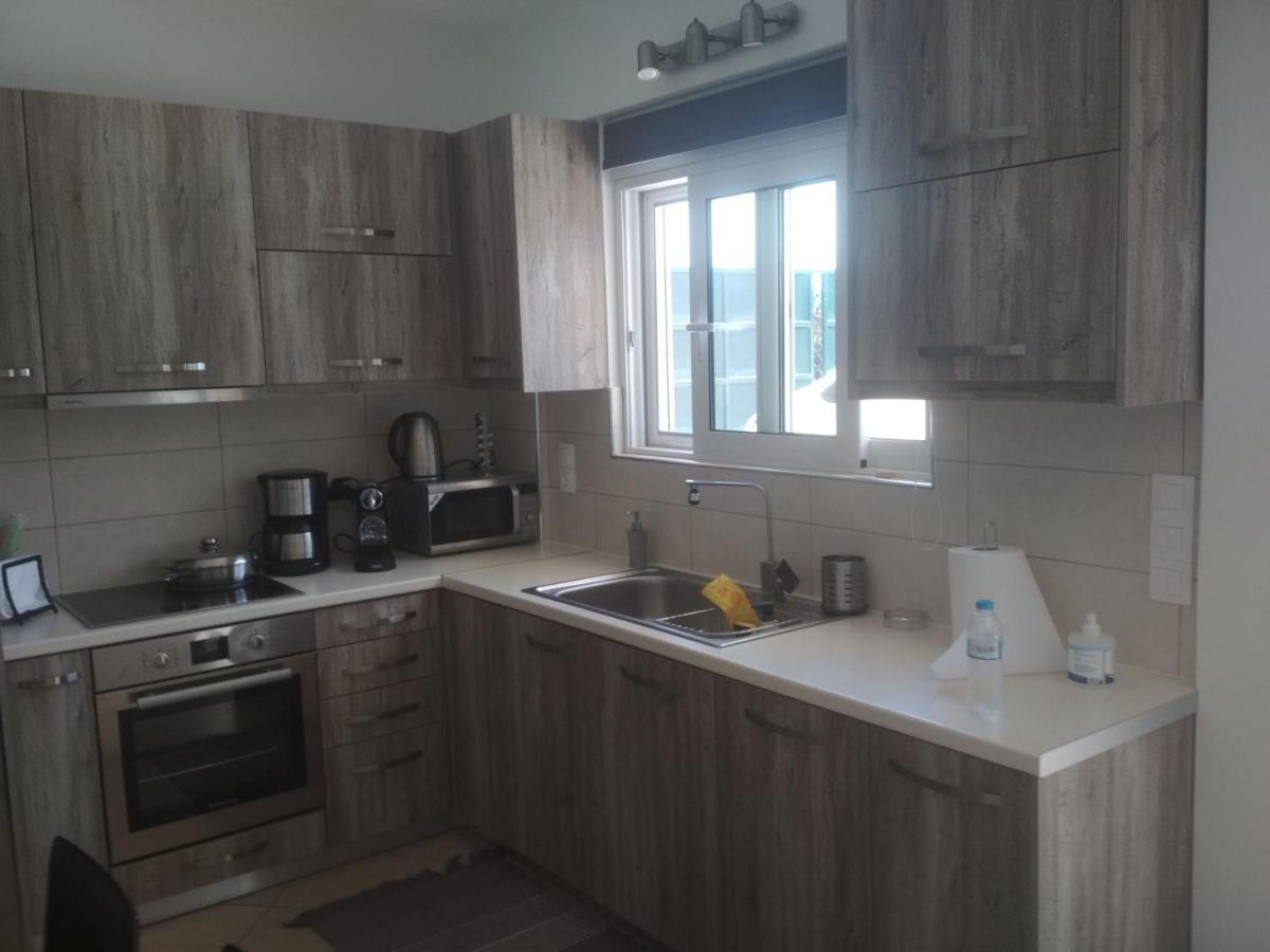 Airport Anasta Casa Apartment Артемида Екстериор снимка