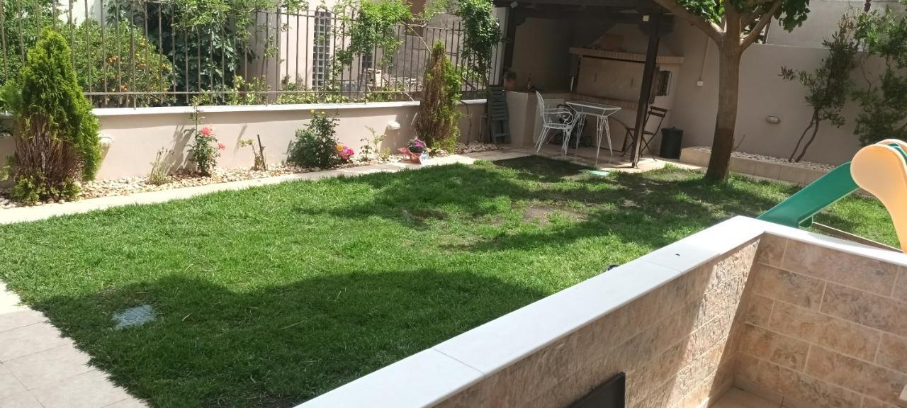 Airport Anasta Casa Apartment Артемида Екстериор снимка