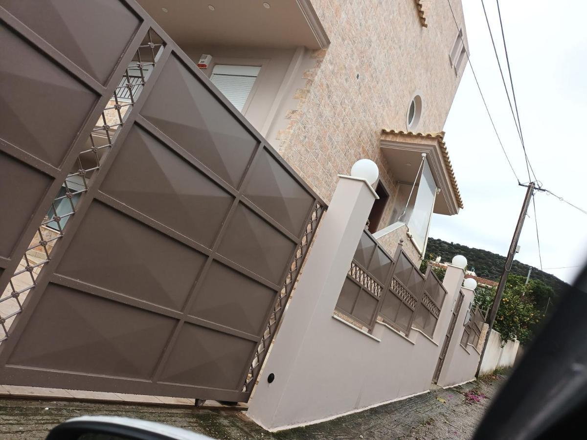 Airport Anasta Casa Apartment Артемида Екстериор снимка