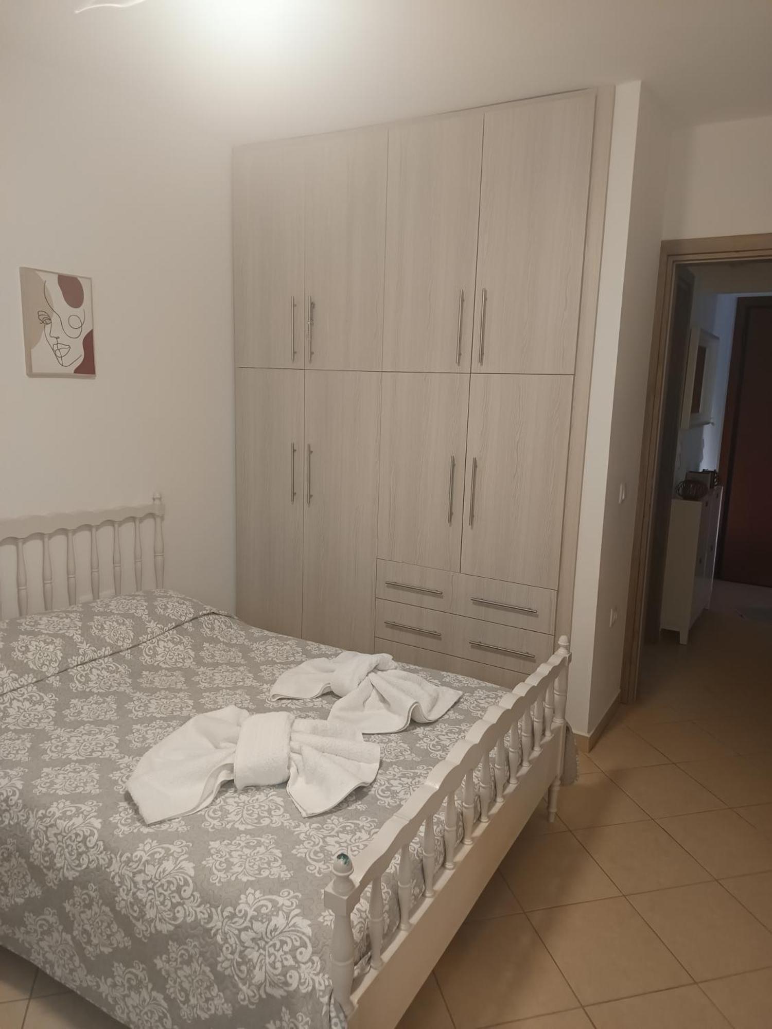 Airport Anasta Casa Apartment Артемида Екстериор снимка